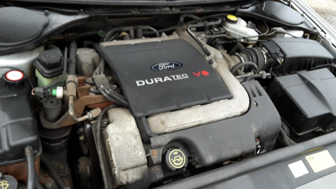 Ford Mondeo 2,6 V6 Ghia st.car billede 12