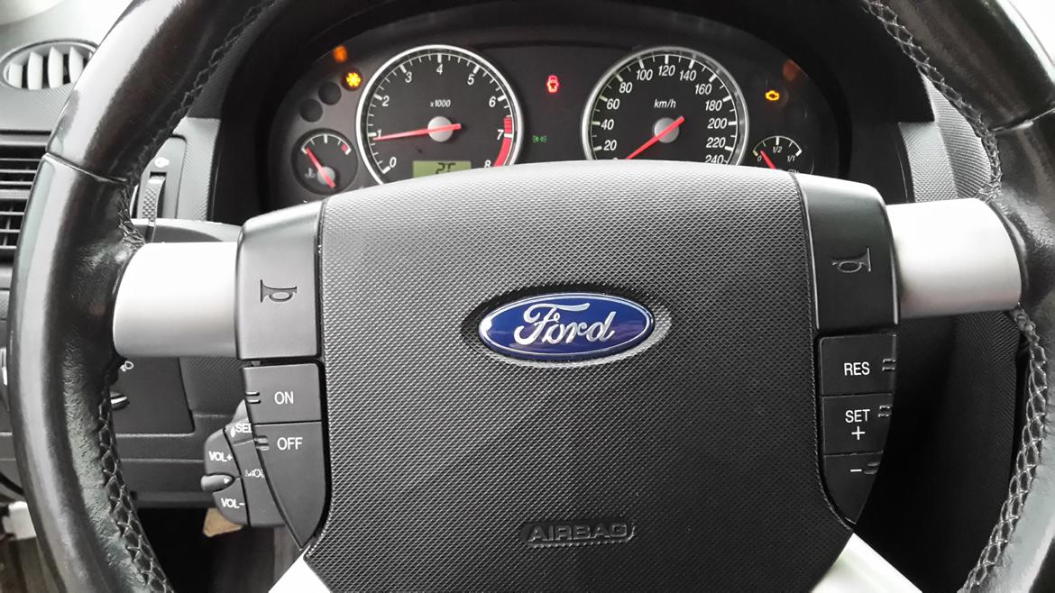 Ford Mondeo 2,6 V6 Ghia st.car billede 11