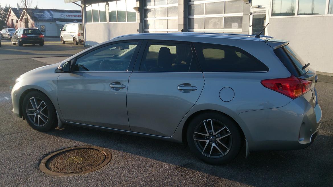 Toyota Auris Touring Sports T2 Premium Comfort Skyview 1G billede 2