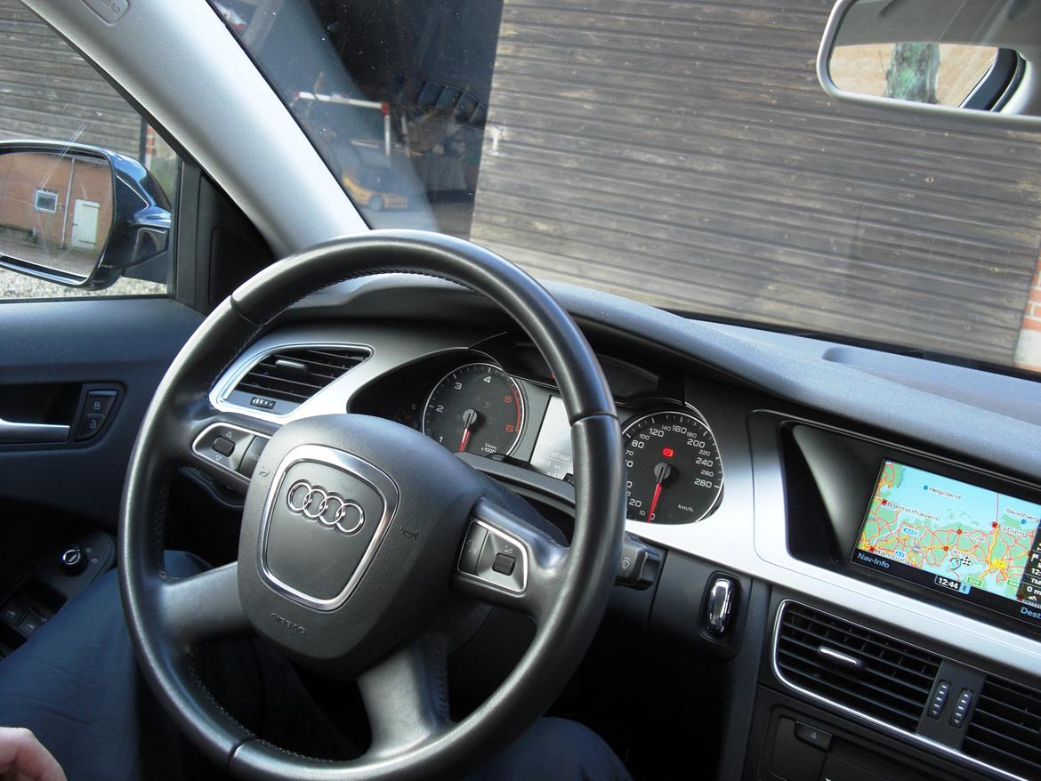 Audi A4 2,0 TDI - Sedan (B8/8K2) billede 12