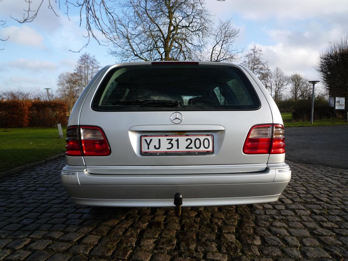 Mercedes Benz E 270 CDI Aut. Elegance stationcar. SOLGT. billede 5