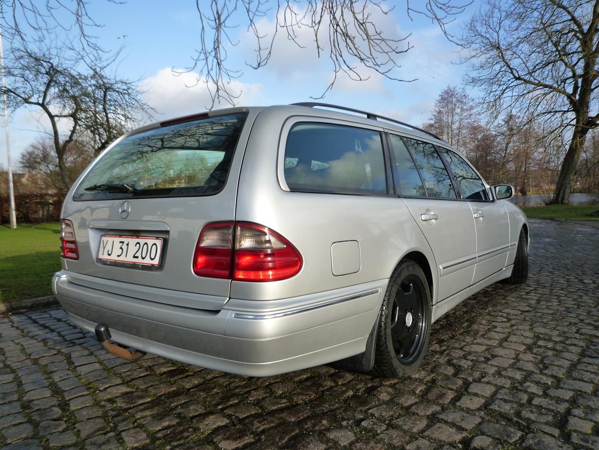 Mercedes Benz E 270 CDI Aut. Elegance stationcar. SOLGT. billede 6