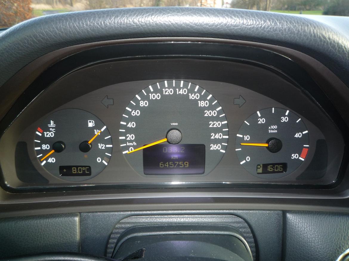 Mercedes Benz E 270 CDI Aut. Elegance stationcar. SOLGT. billede 12