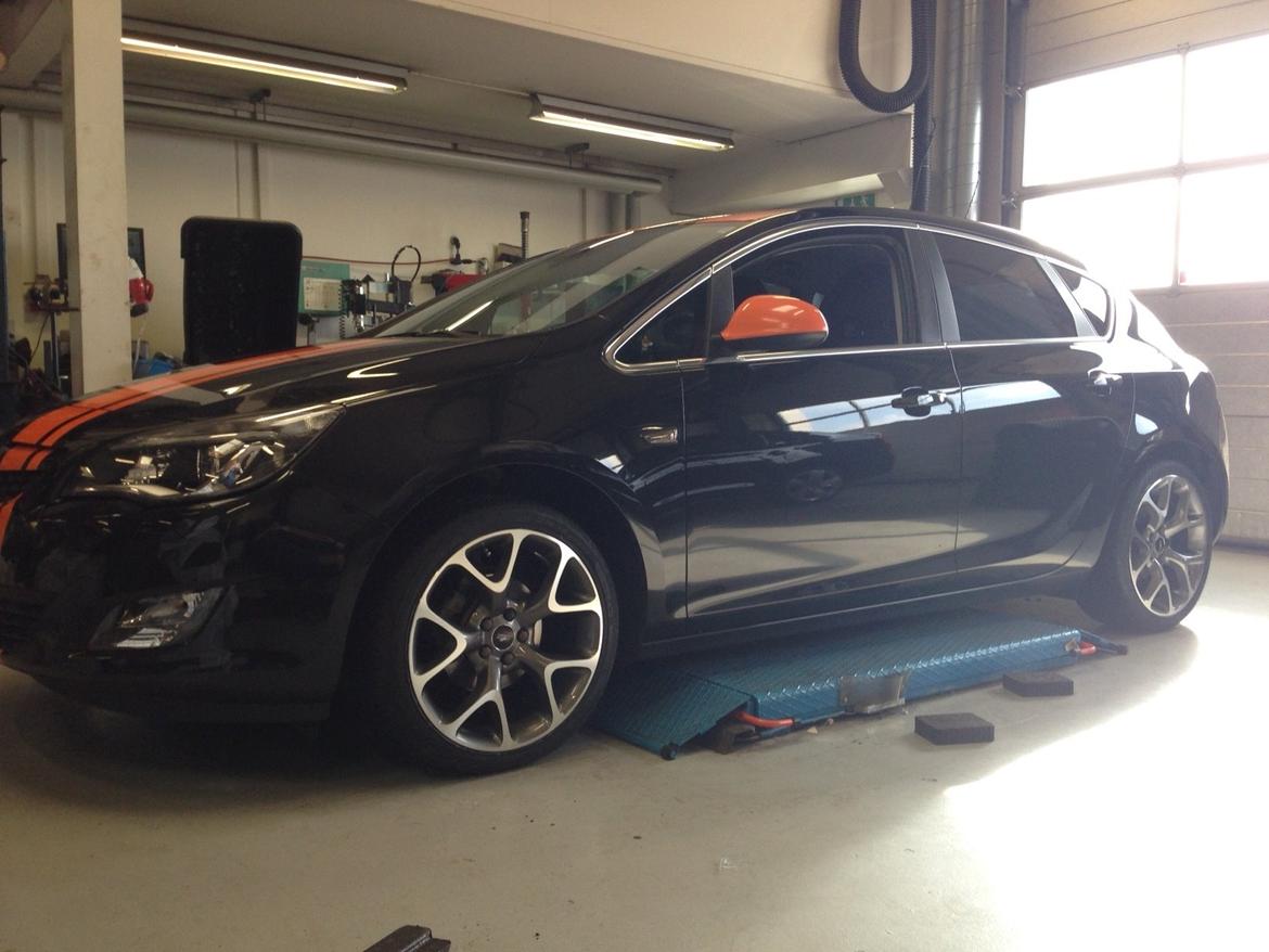 Opel Astra J Sport 5 Dørs billede 6