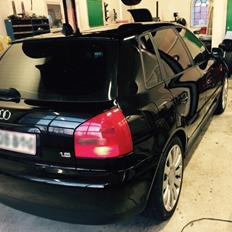 Audi A3 1.8 Ambiente 5d (SOLGT)