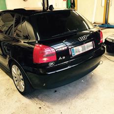 Audi A3 1.8 Ambiente 5d (SOLGT)