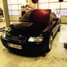 Audi A3 1.8 Ambiente 5d (SOLGT)