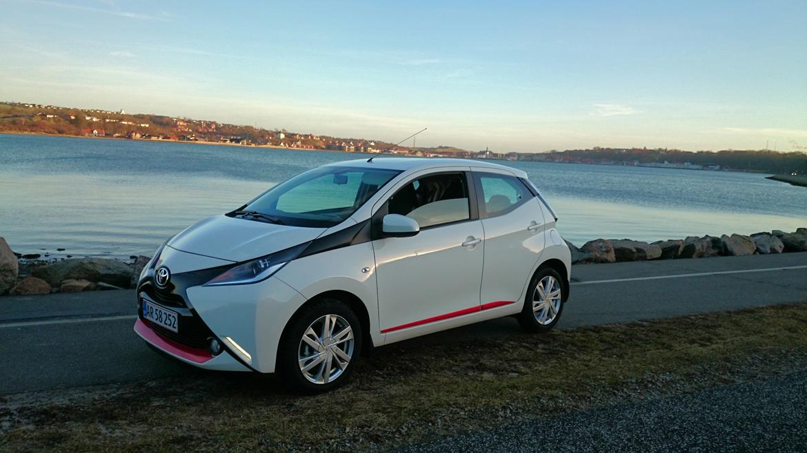 Toyota Aygo x-press VVT-i *Solgt* billede 2