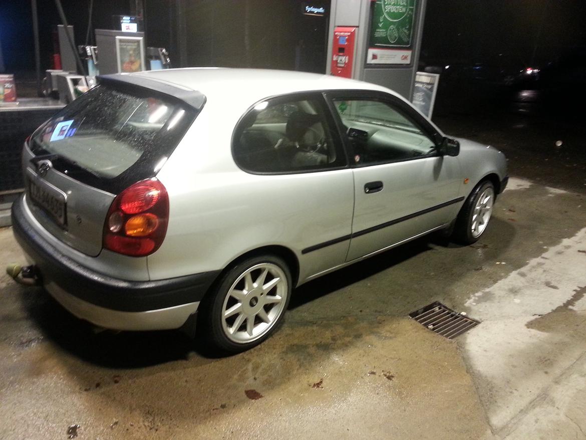 Toyota Corolla E11 billede 1