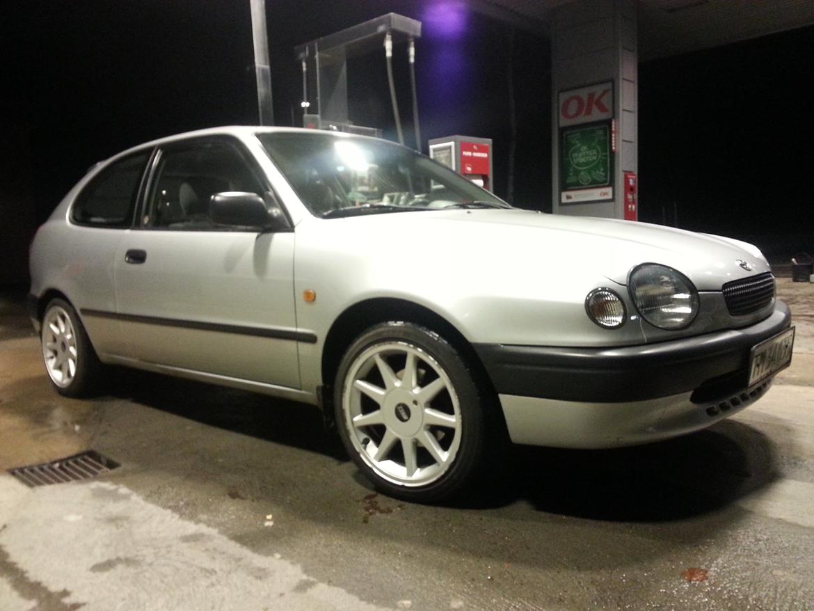 Toyota Corolla E11 billede 3