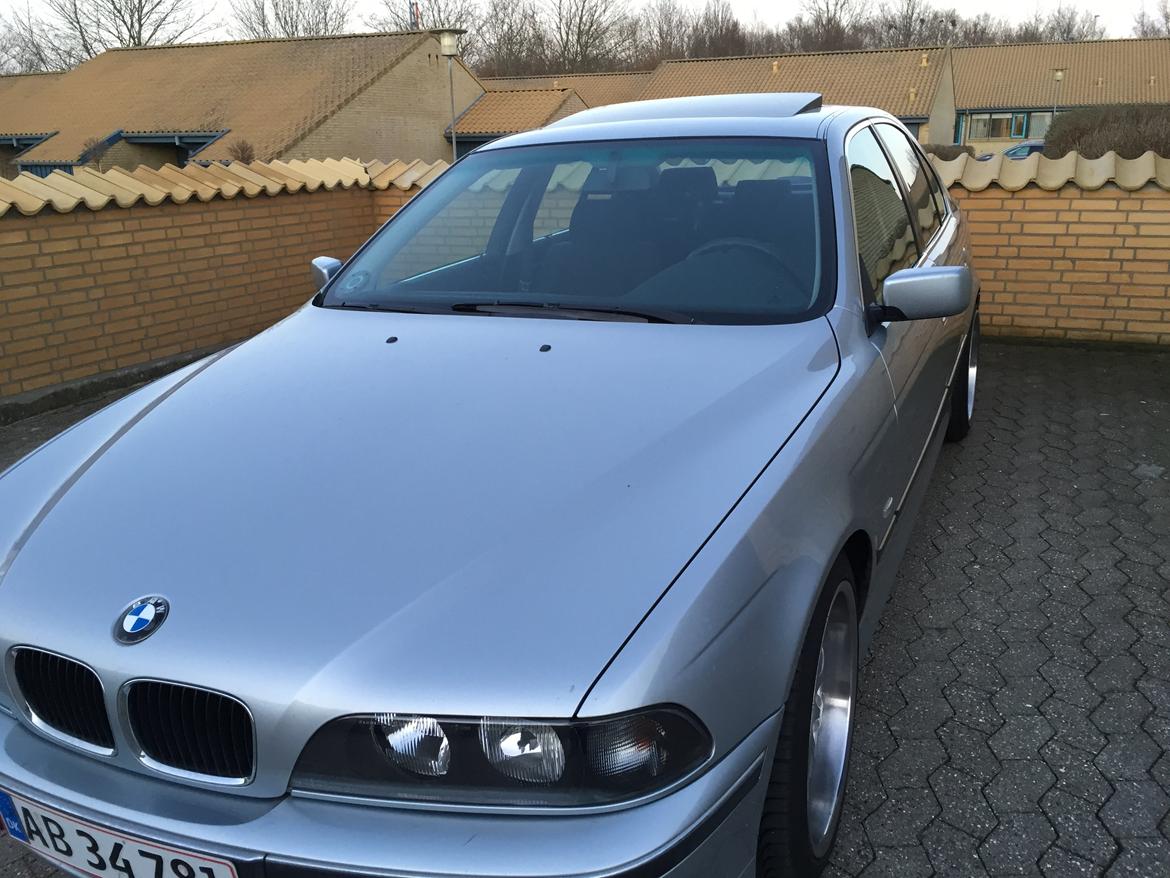 BMW 523i / SOLGT billede 1