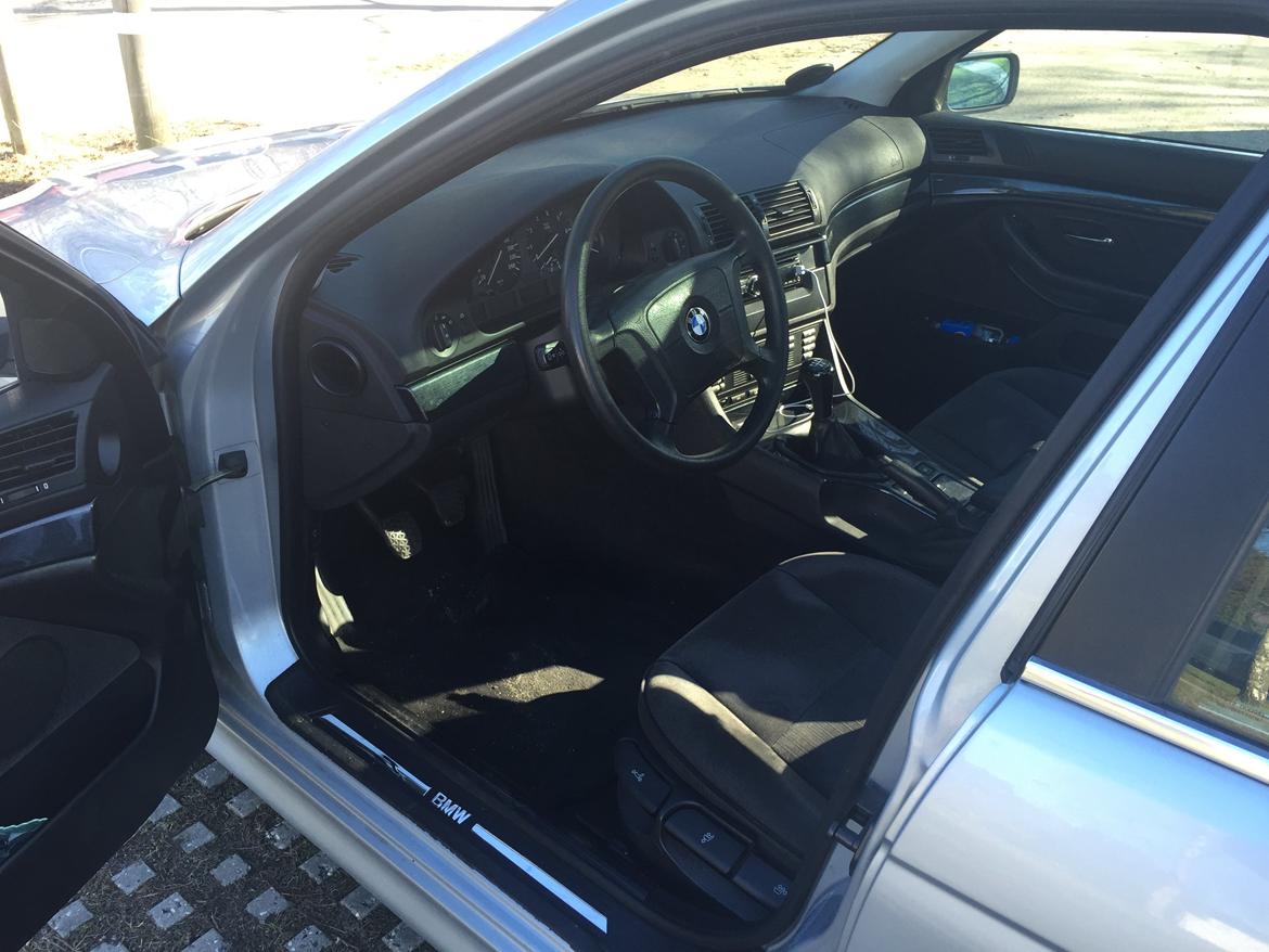BMW 523i / SOLGT billede 5