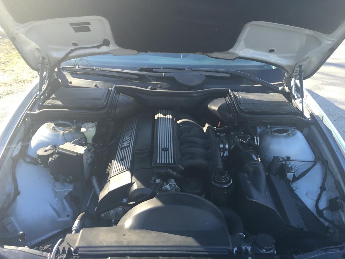 BMW 523i / SOLGT billede 13