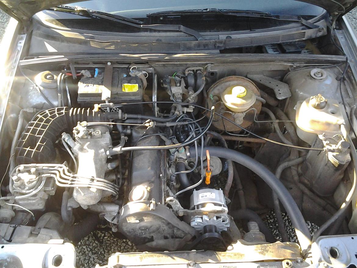 Audi 80 (solgt) - motorværket. kører upåklageligt. billede 6