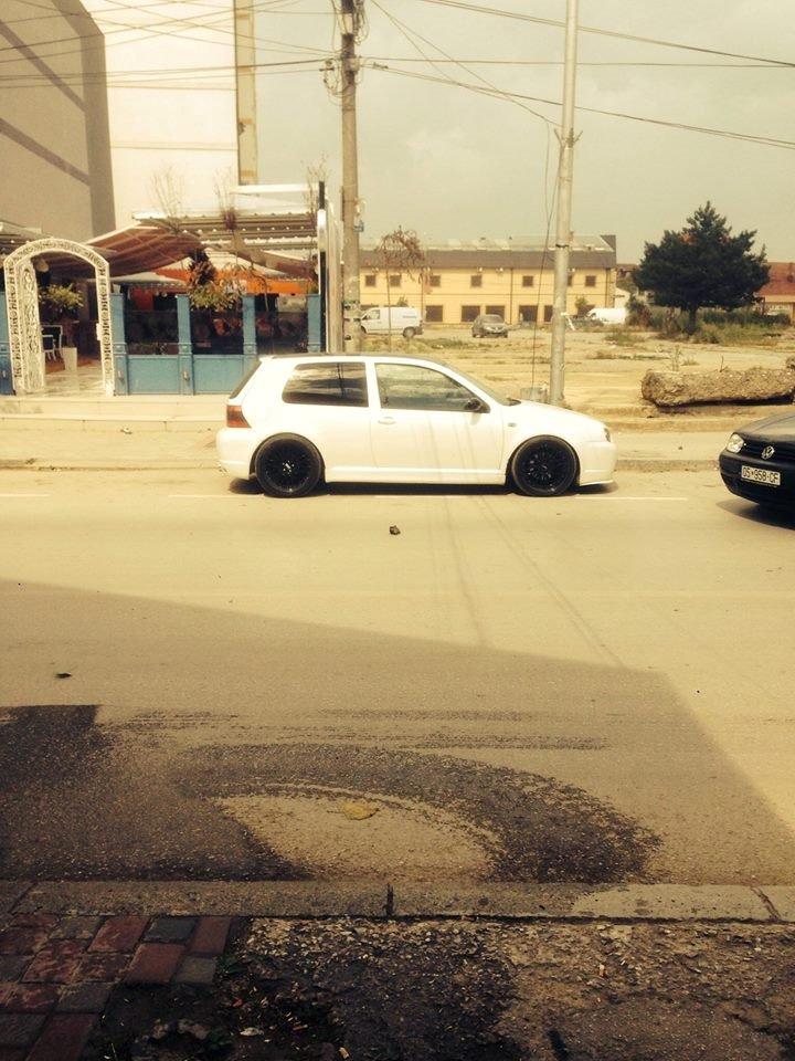 VW Golf 4 R32 LOOK (Afmeldt holder i garage) billede 1