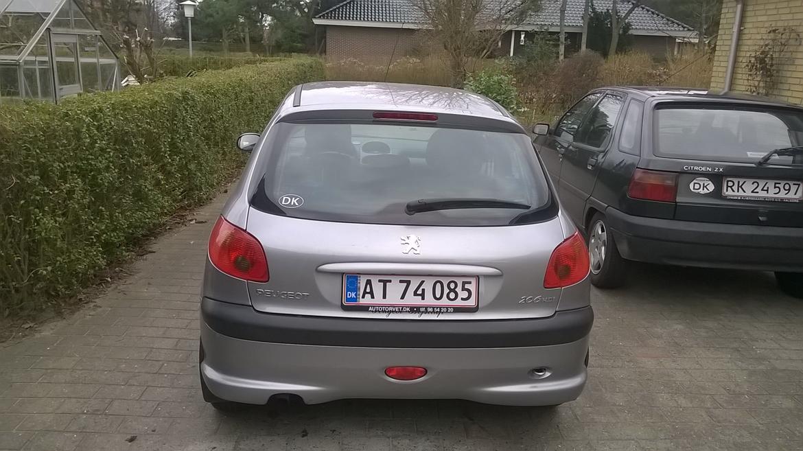 Peugeot 206 xr hdi RIP - Som den så ud før jeg gik igang med den billede 9