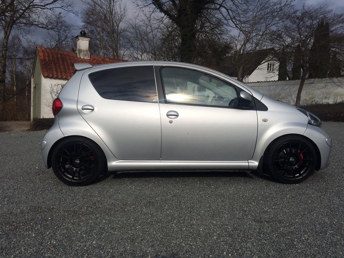 Toyota Aygo Black silver billede 2