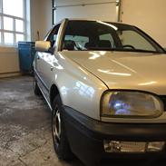 VW Golf III 1,8 CL aut. SOLGT