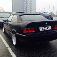 BMW 325 e36
