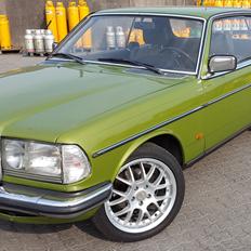 Mercedes Benz w123 230c