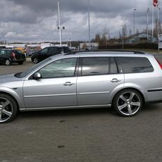 Ford Mondeo 2,6 V6 Ghia st.car