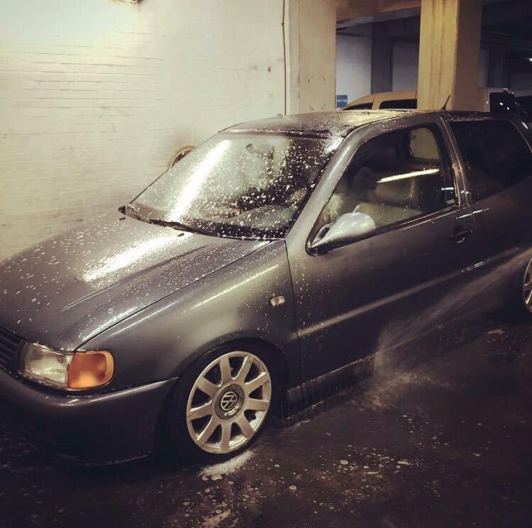 VW Polo 6n - Første billede og første vask, efter jeg hentede hende :-) billede 5