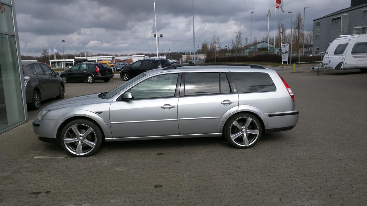 Ford Mondeo 2,6 V6 Ghia st.car billede 1