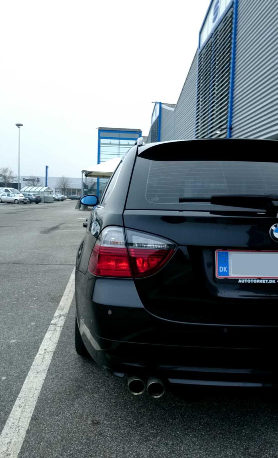 BMW E91 330d - ... og så et smut i Silvan. Lækre blackline baglygter! billede 11