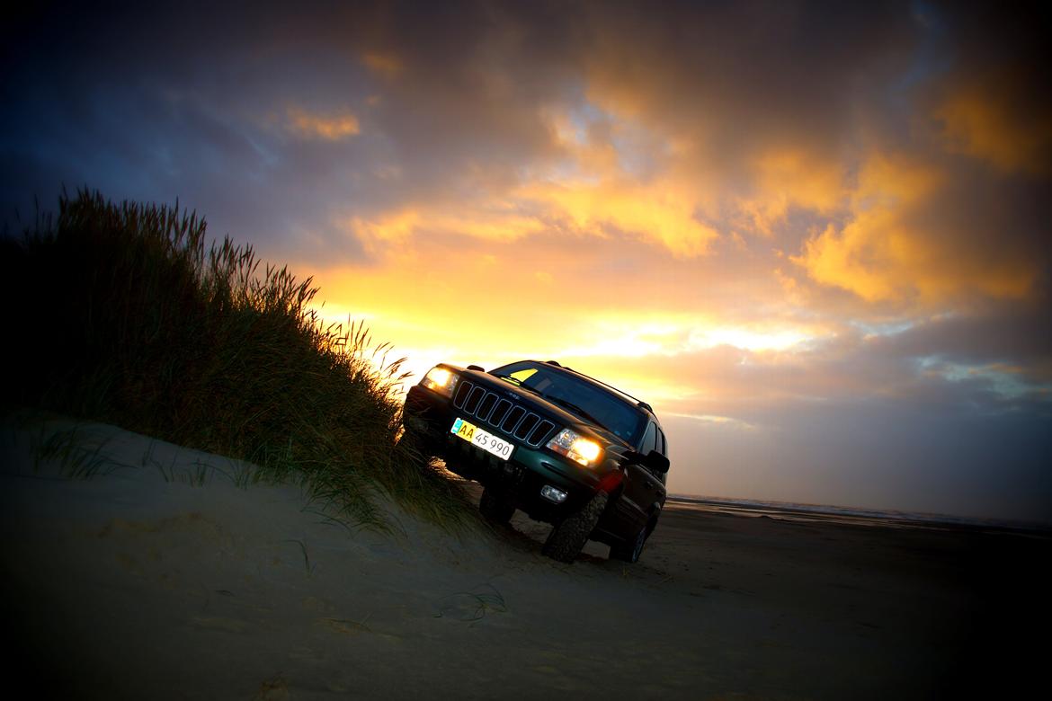 Jeep Grand Cherokee Limited - En dejlig solnedgang i klitterne :D billede 2