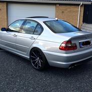 BMW E46 330i 