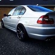 BMW E46 330i 