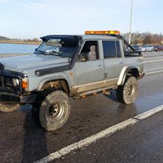 Nissan Patrol GR Y60 lang slx