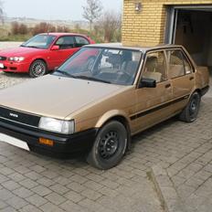 Toyota corolla ae80 sedan