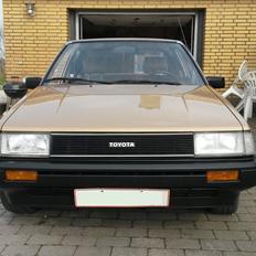 Toyota corolla ae80 sedan