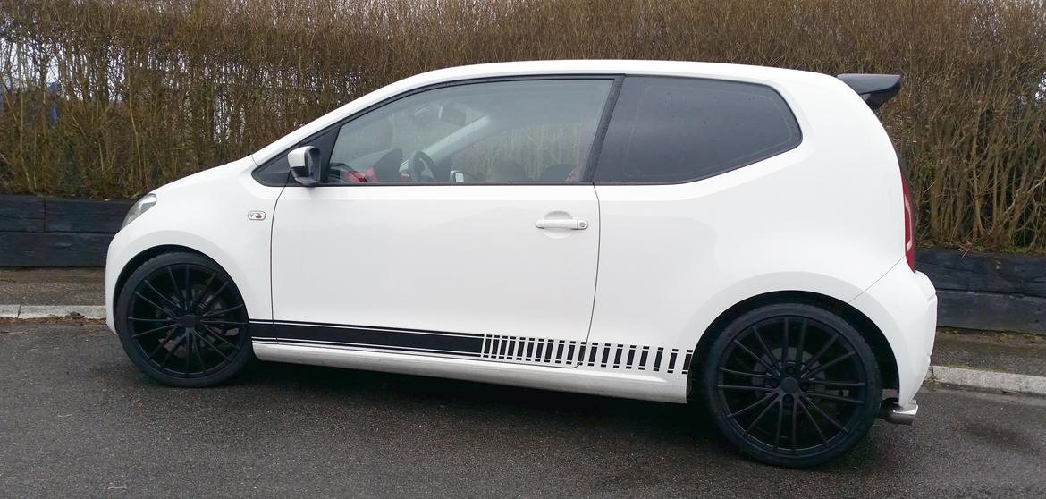 VW High UP! - 100 % færdig, nu med sort hækspoiler og 17" billede 1