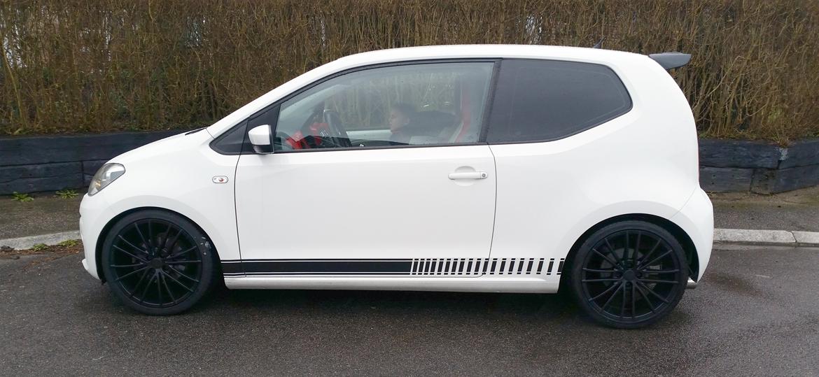 VW High UP! - 100 % færdig, nu med sort hækspoiler og 17" billede 2