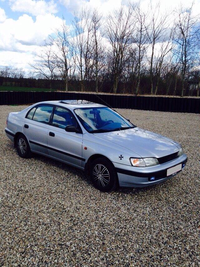 Toyota Carina E (SOLGT) billede 2