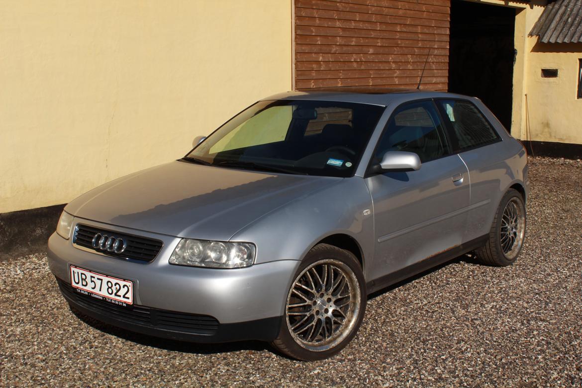 Audi A3 1.6 8L Attraction SOLGT billede 2