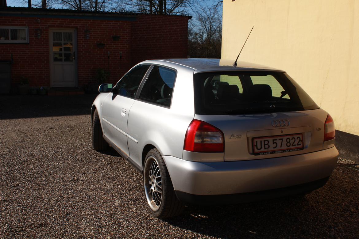 Audi A3 1.6 8L Attraction SOLGT billede 4