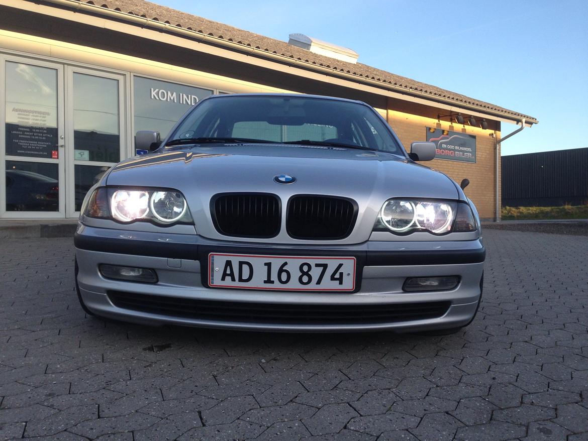 BMW 320i billede 6