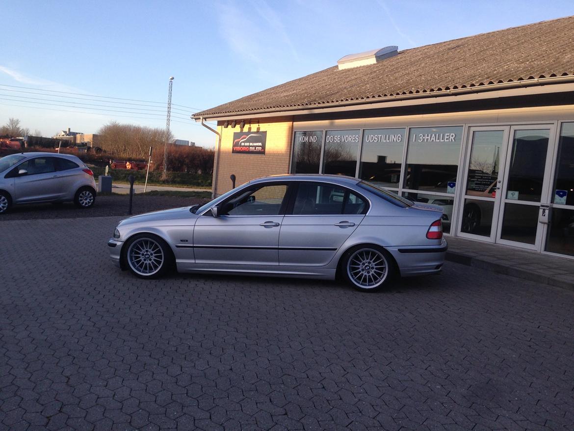 BMW 320i billede 13