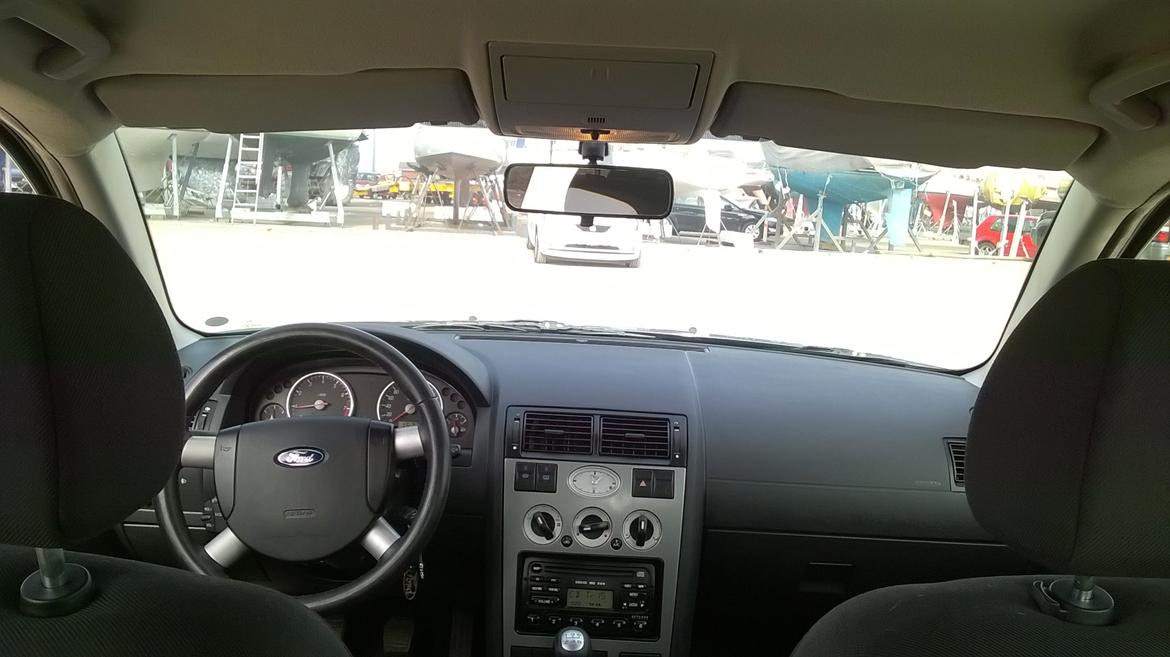 Ford Mondeo 1.8 Trend *SOLGT* billede 2