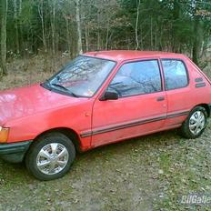 Peugeot 205 solgt  Rene´s 