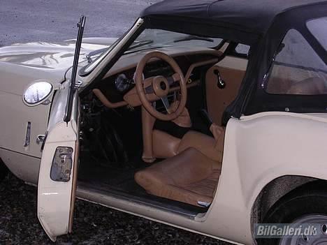 Triumph Spitfire 1500 (2,0 R6) - Med hatten på - så dufter det ekstra godt af læder i øsen:-) billede 13