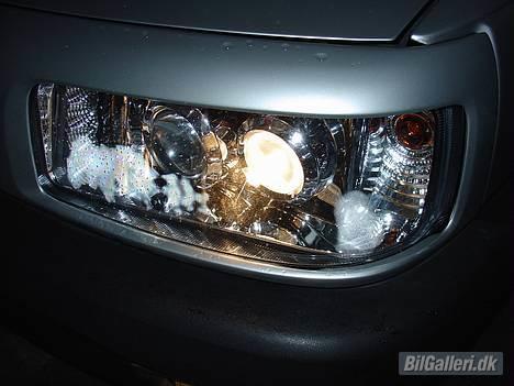 VW Passat 35i GT "SOLGT" - Klare In-Pro lygter med integreret blinklys og LED dioder som parkeringslys det spiller!!! billede 12