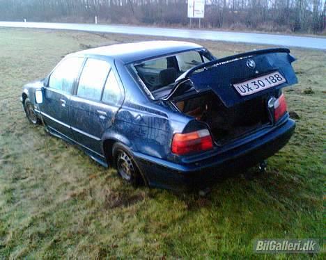 BMW 316i *DØD* - lader bare billederne tale for sig selv... billede 17