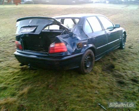 BMW 316i *DØD* - lader bare billederne tale for sig selv... billede 19