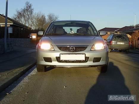Mazda 323F BJ Exclusive billede 1