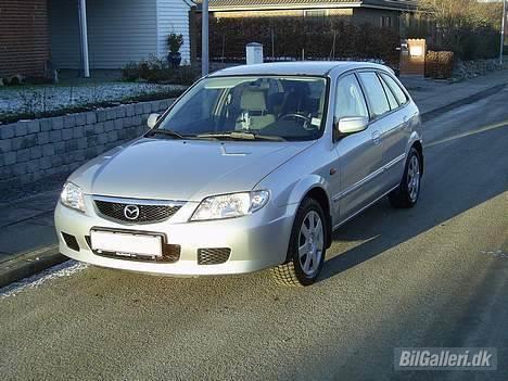 Mazda 323F BJ Exclusive billede 2