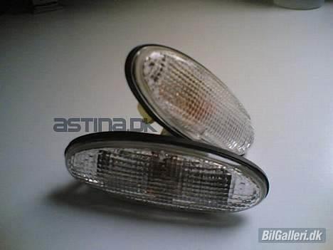 Mazda 323F BJ Exclusive - hvideblink billede 6